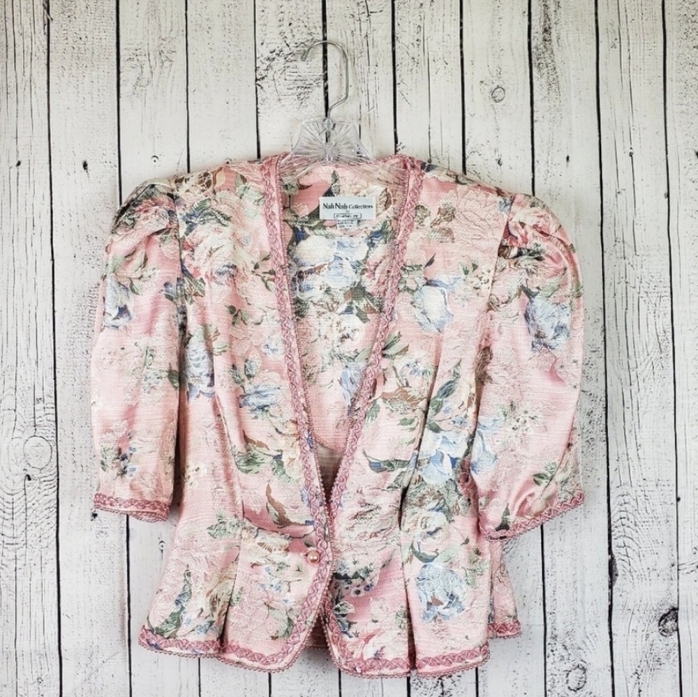 Beautiful floral puff sleeve